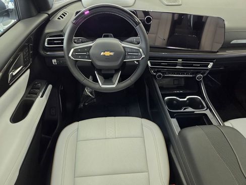 New 2026 Chevrolet Traverse High Country FWD image 16