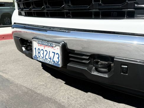 Used 2024 Chevrolet Silverado 1500 LT w/ Convenience Package II AWD/4WD image 17