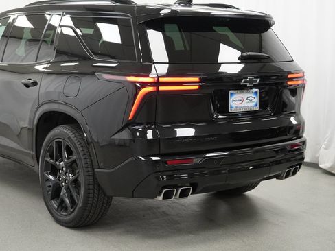 Used 2024 Chevrolet Traverse RS AWD/4WD image 42