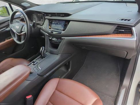 Used 2023 Cadillac XT5 Premium Luxury w/ Technology Package FWD image 24