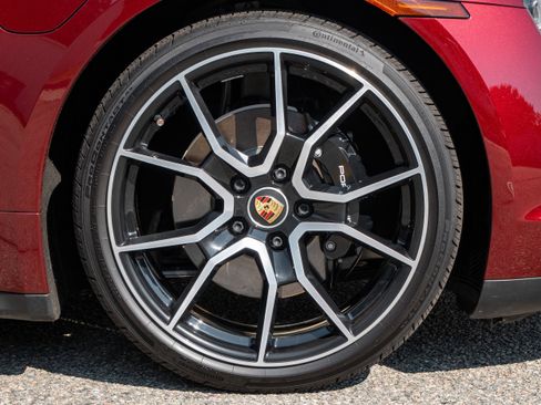 Used 2022 Porsche Taycan 4S image 18