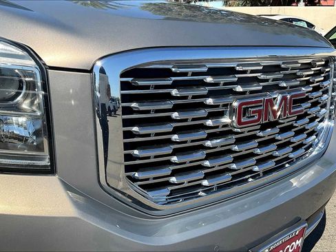 Used 2019 GMC Yukon Denali w/ Denali Ultimate Package image 32