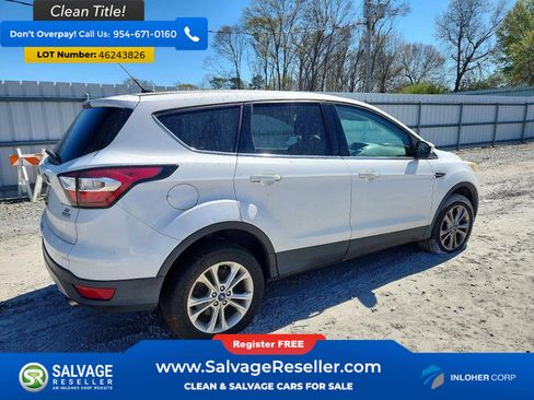 Used 2017 Ford Escape SE image 4