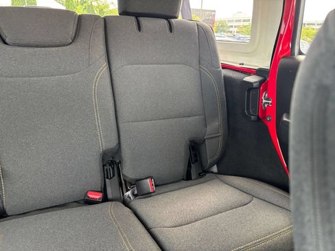 Used 2025 Jeep Wrangler Unlimited Sport AWD/4WD image 34