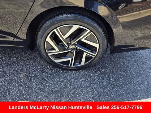 Used 2024 Volkswagen Jetta SEL FWD image 12