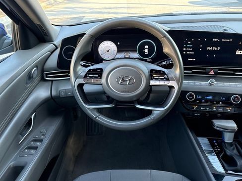 Used 2023 Hyundai Elantra SEL w/ Convenience Package FWD image 29