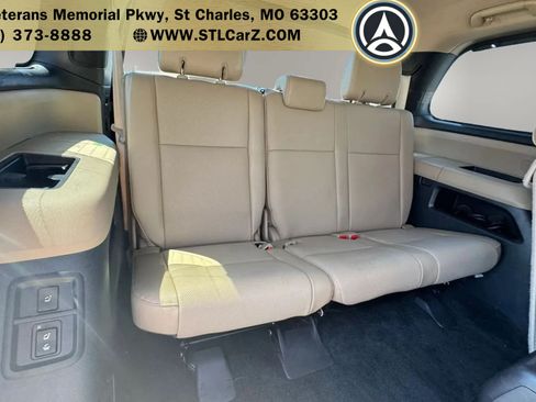 Used 2018 Toyota Sequoia Platinum w/ Carpet Mat Package AWD/4WD image 19