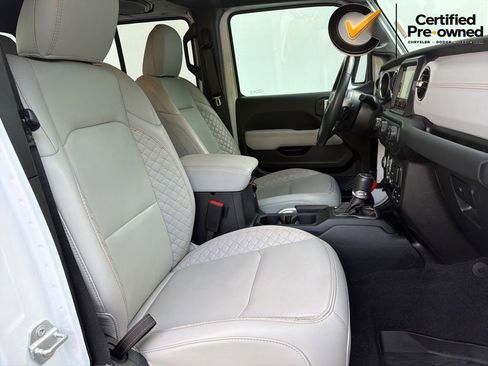 Used 2021 Jeep Gladiator Overland AWD/4WD image 40