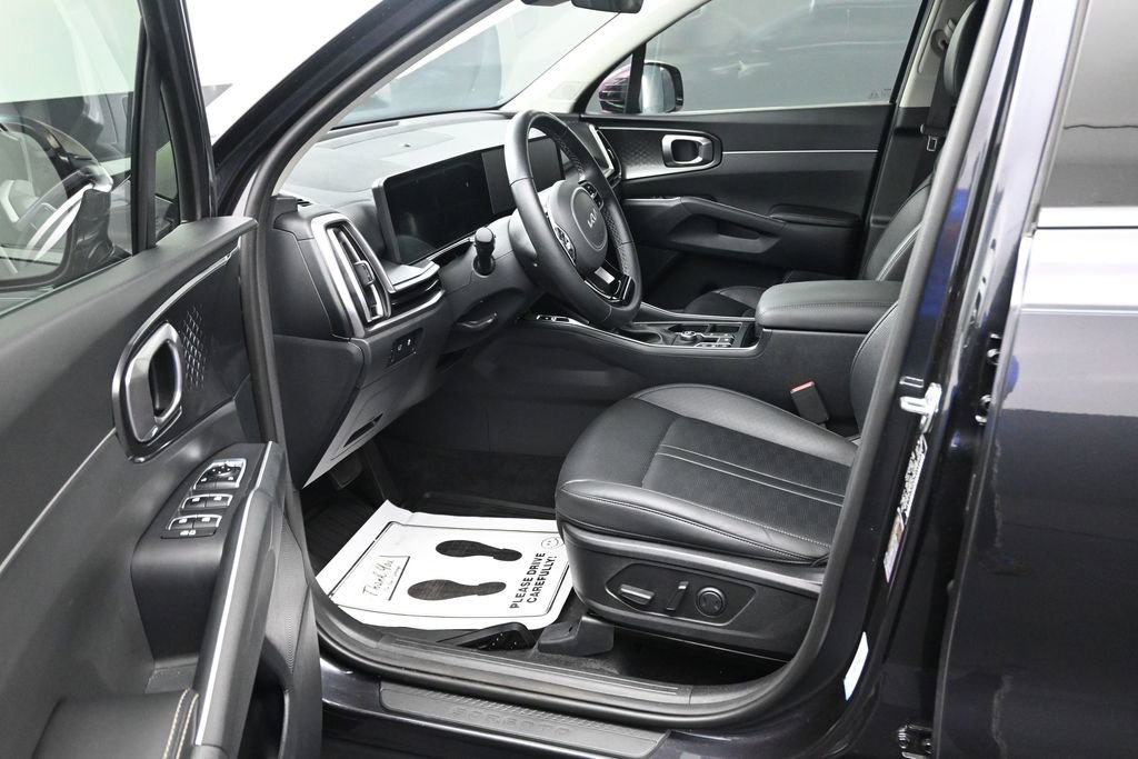 Used 2025 Kia Sorento EX w/ Panoramic Sunroof Package FWD image 20