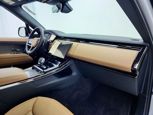 New 2026 Land Rover Range Rover Sport SE image 13