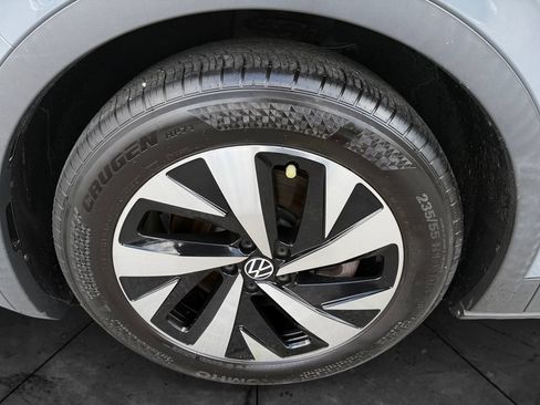 Used 2024 Volkswagen ID.4 2WD image 9