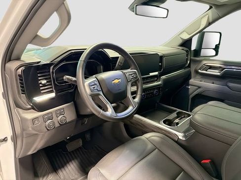 Used 2024 Chevrolet Silverado 2500 LTZ w/ LTZ Plus Package AWD/4WD image 9