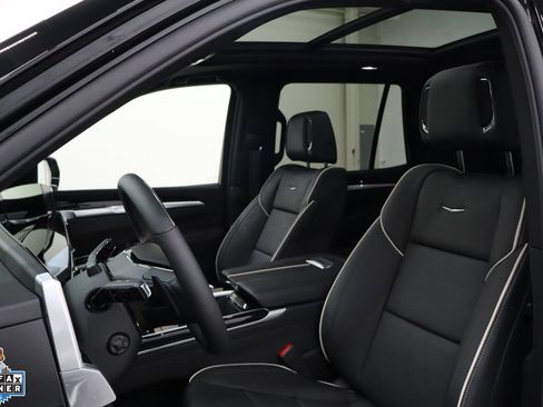 Used 2026 Cadillac Escalade Sport AWD/4WD image 11