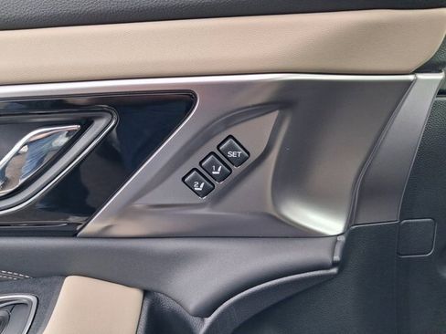 Certified 2025 Subaru Outback Limited image 21