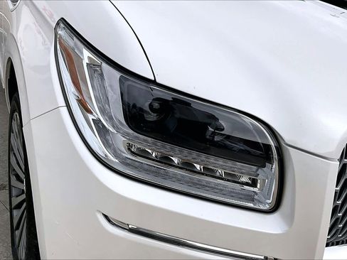 Used 2019 Lincoln Navigator Reserve image 26