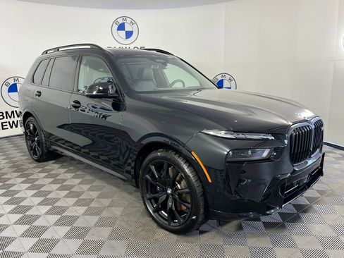 Used 2026 BMW X7 M60i image 1