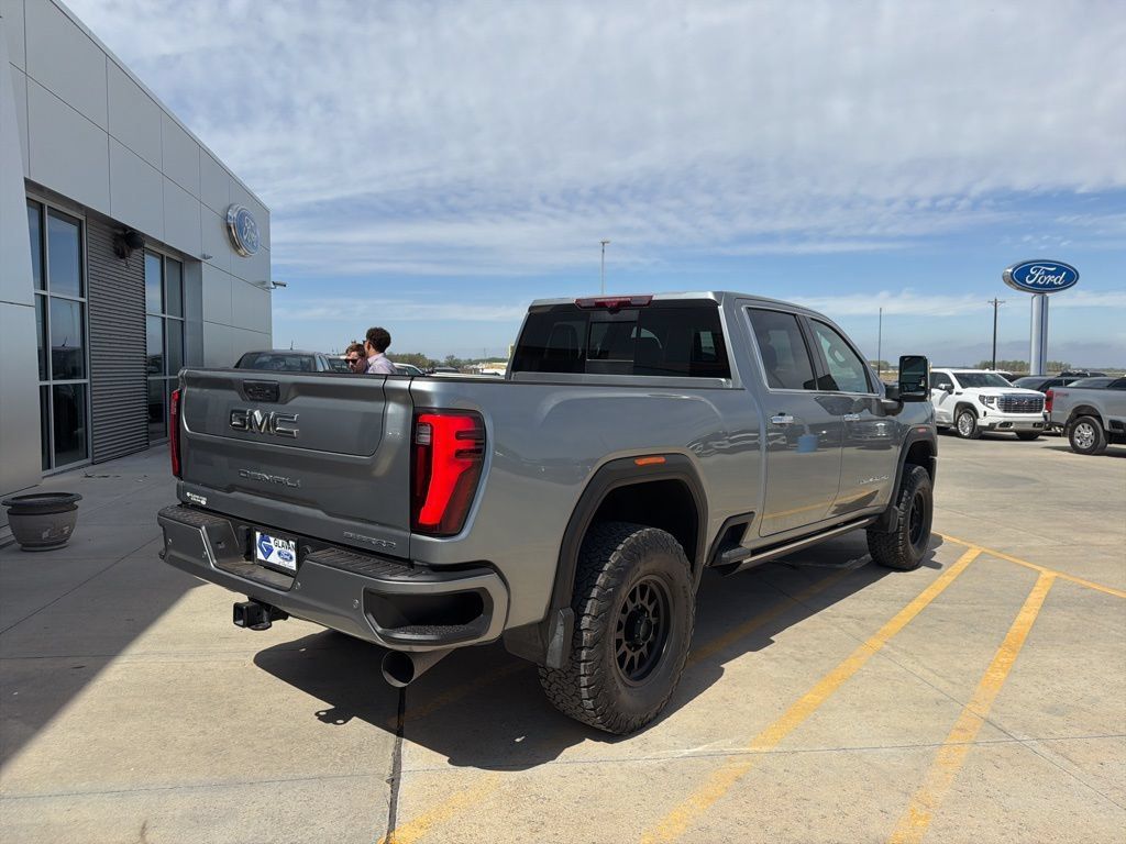 Used 2024 GMC Sierra 3500 Denali Ultimate w/ LPO, GMC Protection Package AWD/4WD image 11