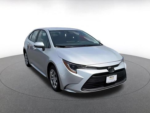 Used 2025 Toyota Corolla LE FWD image 3