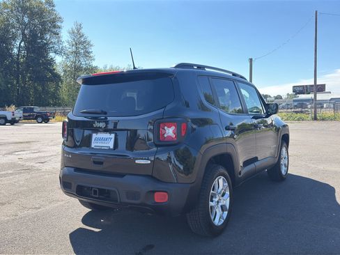 Used 2018 Jeep Renegade Latitude w/ UConnect 8.4 Nav Group AWD/4WD image 28