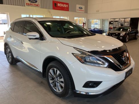 Used 2018 Nissan Murano S image 3