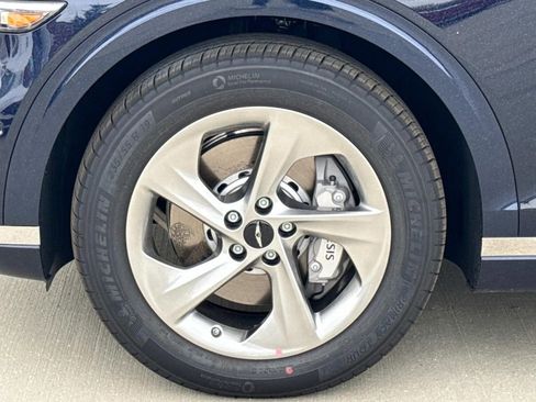 New 2026 Genesis GV70 2.5T Advanced image 5