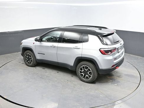 Used 2025 Jeep Compass Trailhawk AWD/4WD image 41