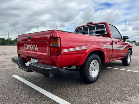 Used 1994 Toyota Pickup 2WD Regular Cab image 4