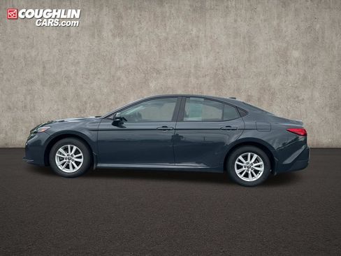 Used 2025 Toyota Camry LE AWD/4WD image 7