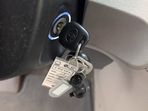 Used 2013 Toyota Sienna LE image 43