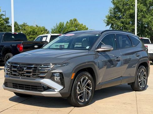 Used 2025 Hyundai Tucson Limited AWD/4WD image 7