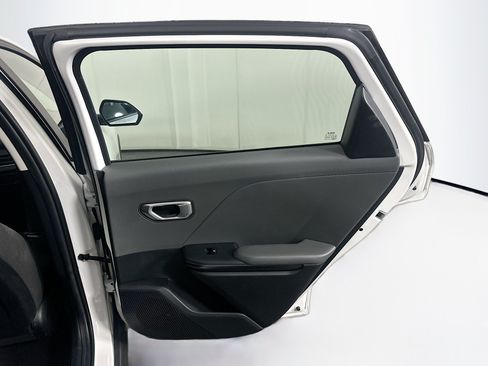 Used 2025 Kia K4 FWD image 29
