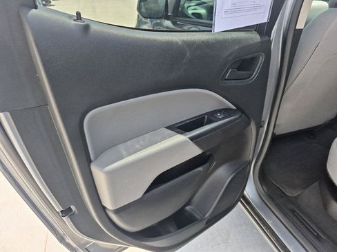 Used 2022 Chevrolet Colorado W/T AWD/4WD image 11