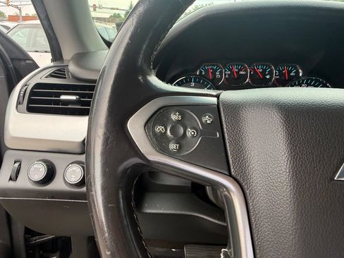 Used 2018 Chevrolet Suburban LT AWD/4WD image 19