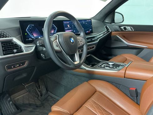 Certified 2025 BMW X7 xDrive40i AWD/4WD image 21