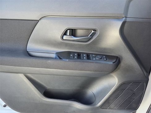 New 2026 Nissan Kicks S image 18