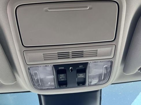 Certified 2025 Honda Odyssey Elite image 30