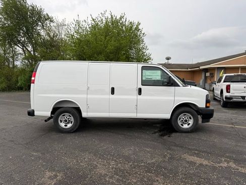 New 2026 GMC Savana 2500 w/ Driver Convenience Package RWD image 2
