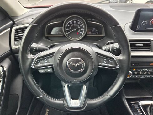 Used 2018 MAZDA MAZDA3 Touring FWD image 12