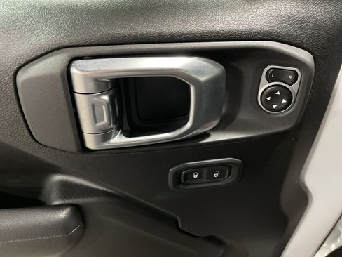 Used 2024 Jeep Wrangler Sport S image 7