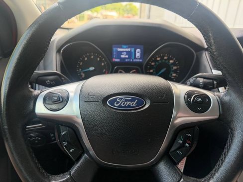 Used 2013 Ford Focus SE FWD image 22