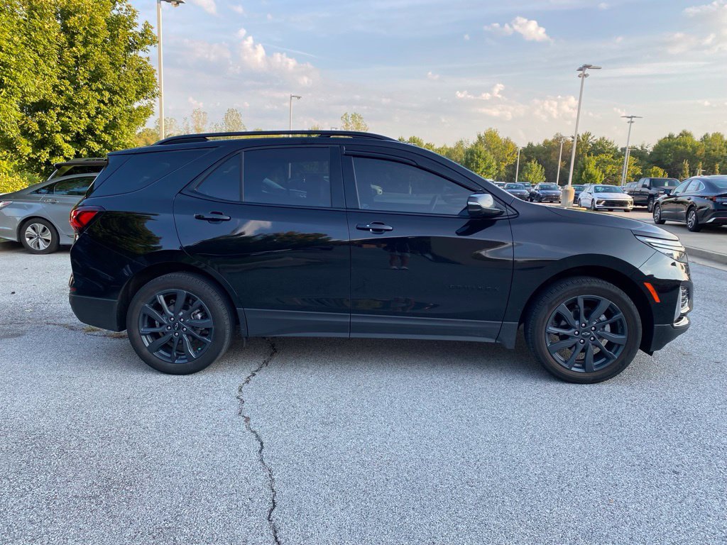 Used 2022 Chevrolet Equinox RS w/ RS Leather Package AWD/4WD image 8