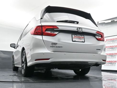 Used 2023 Honda Odyssey Touring image 40
