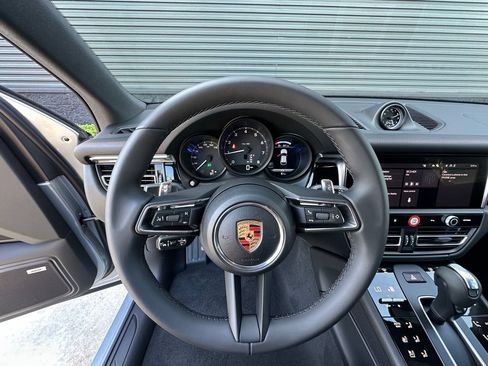 Used 2026 Porsche Macan AWD/4WD image 20