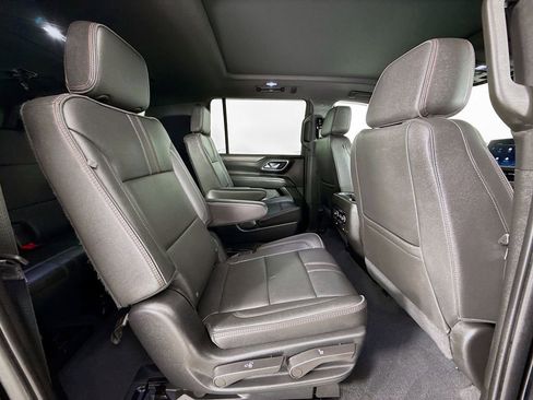 Used 2022 Chevrolet Suburban RST image 28