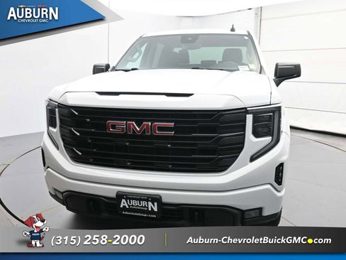 Used 2023 GMC Sierra 1500 Elevation AWD/4WD image 3