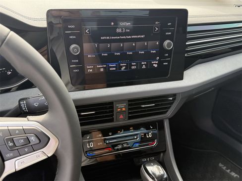 New 2026 Volkswagen Jetta SE image 18