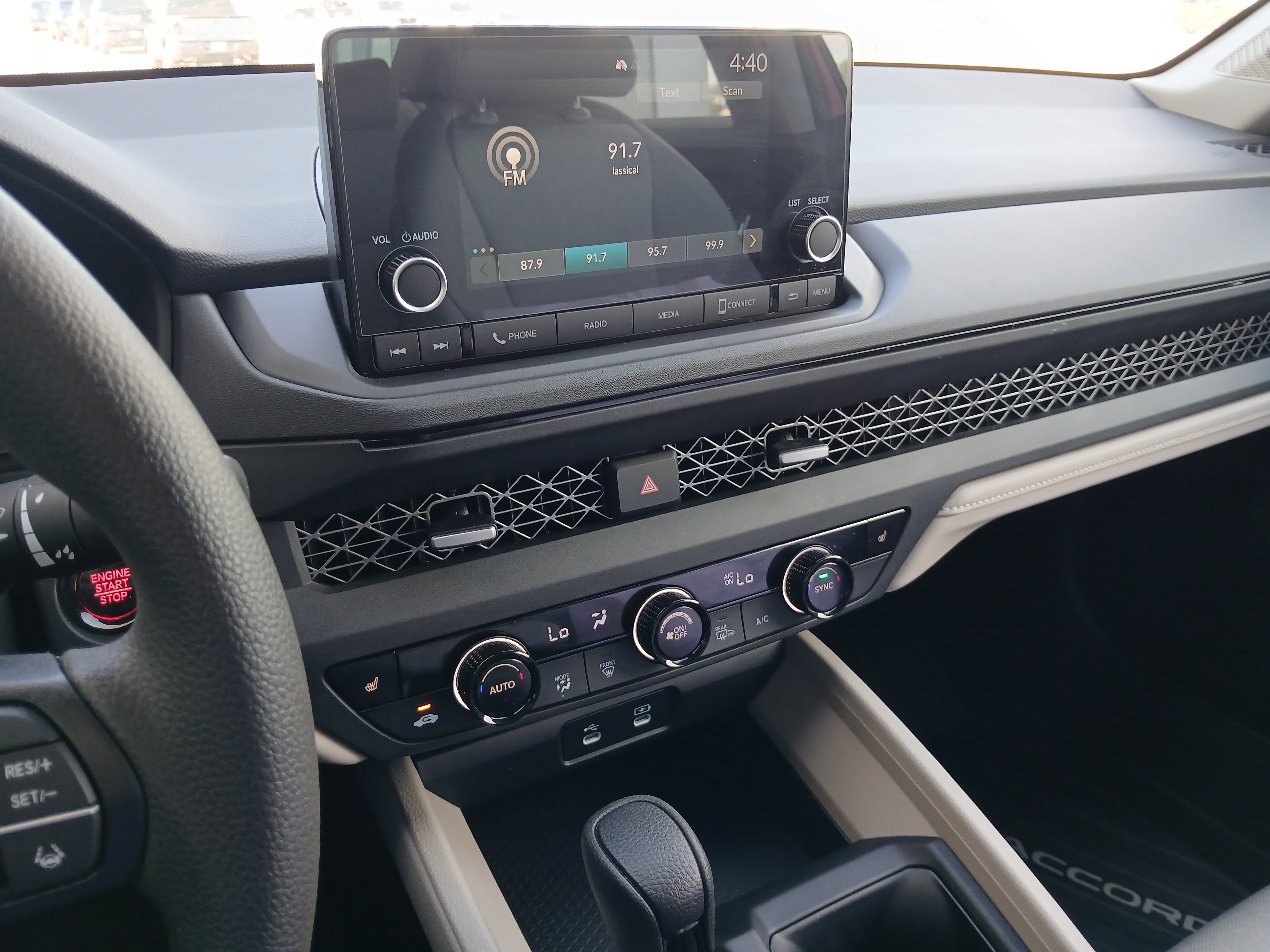 Used 2025 Honda Accord SE image 13