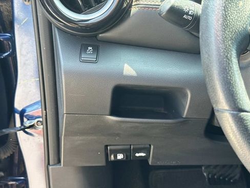 Used 2019 Nissan Kicks SR w/ SR Premium Package FWD image 27