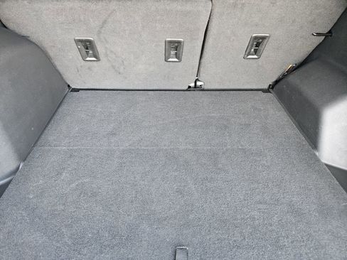 Used 2023 Chevrolet Equinox LT image 33