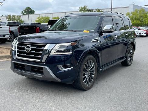 Used 2021 Nissan Armada Platinum w/ Captain's Chairs Package RWD image 3